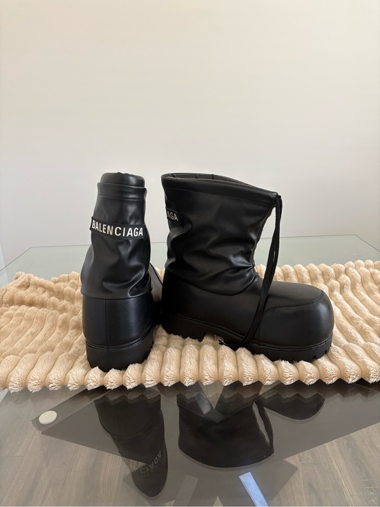 ALASKA LOW BOOT IN BLACK